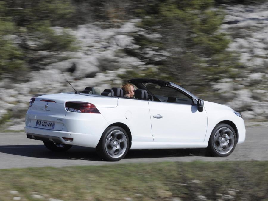  Renault Megane GT CC 2010 года  (фото 6 из 14)